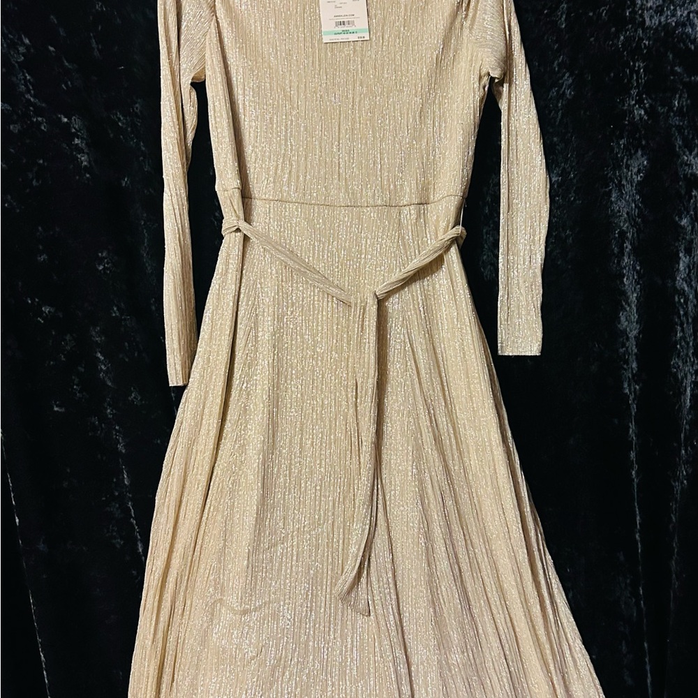 Elegant Gold Long-Sleeve Dress